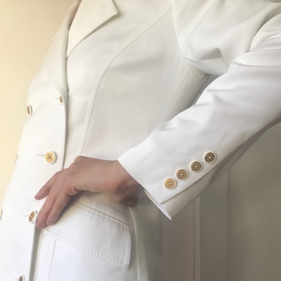 Wathne 2 piece white suit with skirt size size 6 - Picture 4 of 8